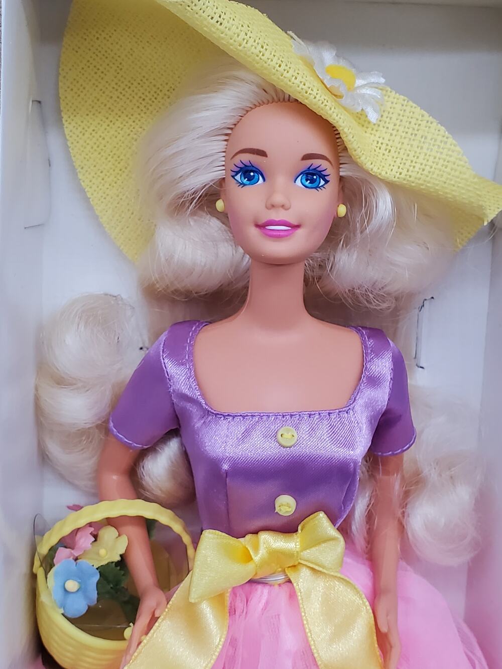 Barbie - Avon Spring Blossom Doll - First in Series - 1995